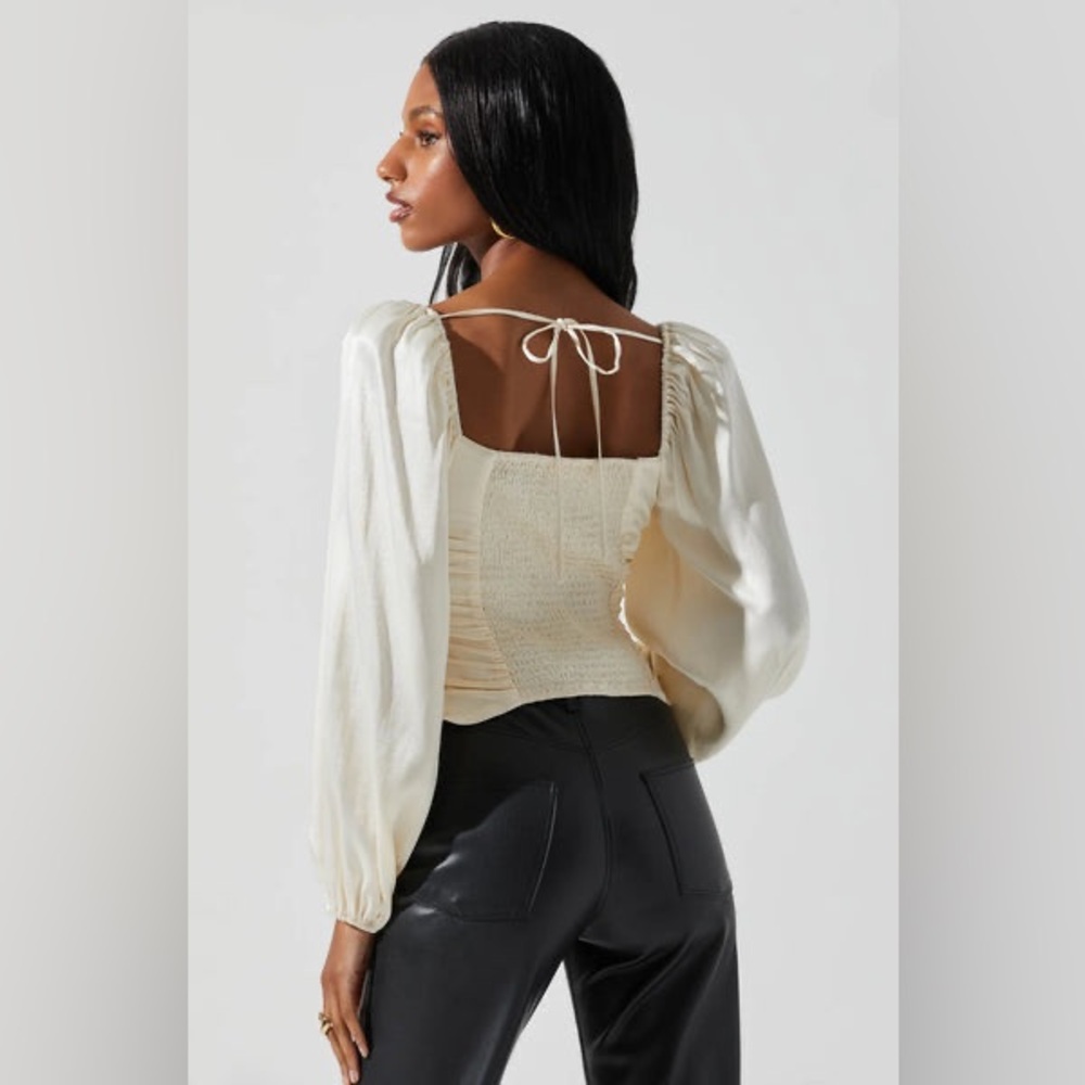 Astr Cream Satin Long-Sleeve Twist Front Blouse - Picture 4 of 8